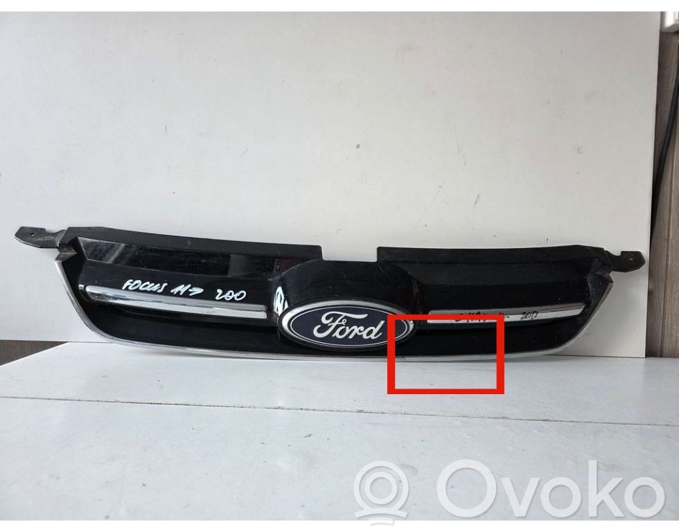 Ford Focus Etupuskurin ylempi jäähdytinsäleikkö 