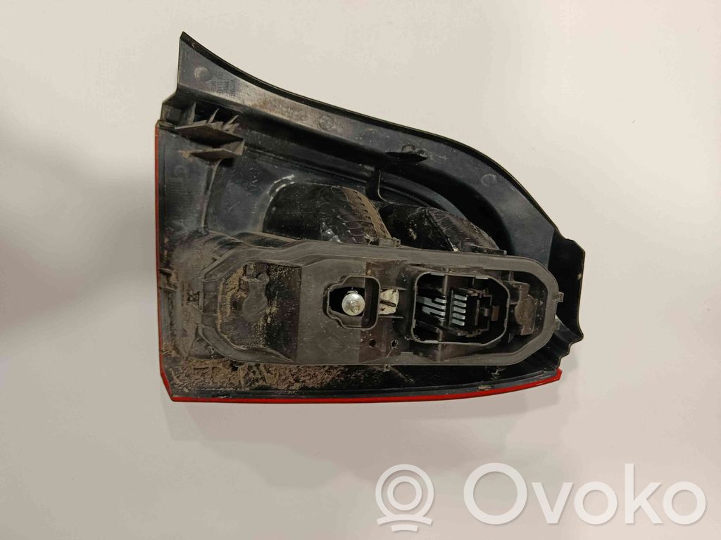 Tailgate rear/tail lights   8200387888