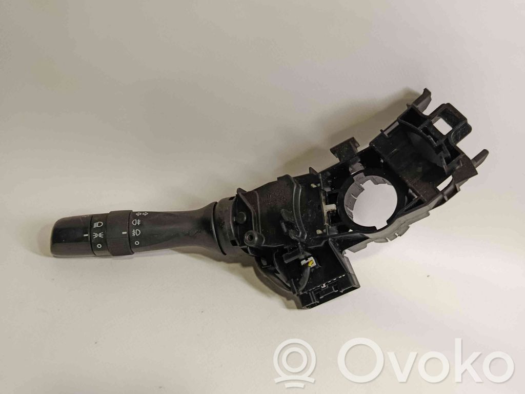 Toyota Yaris Interruptor/palanca de limpiador de luz de giro 