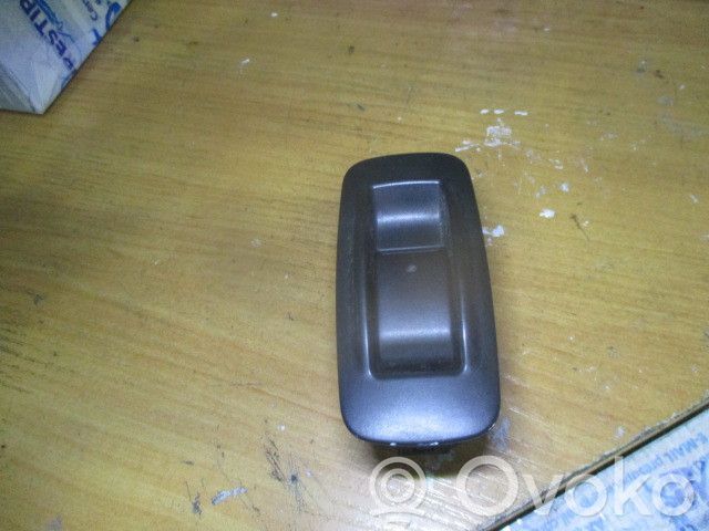 Elektrisko logu slēdzis   848100F010