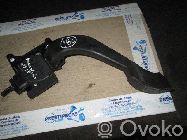 Accelerator throttle pedal   B720