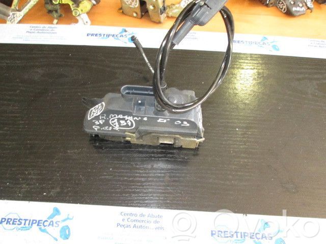 Renault Megane II Front door lock 