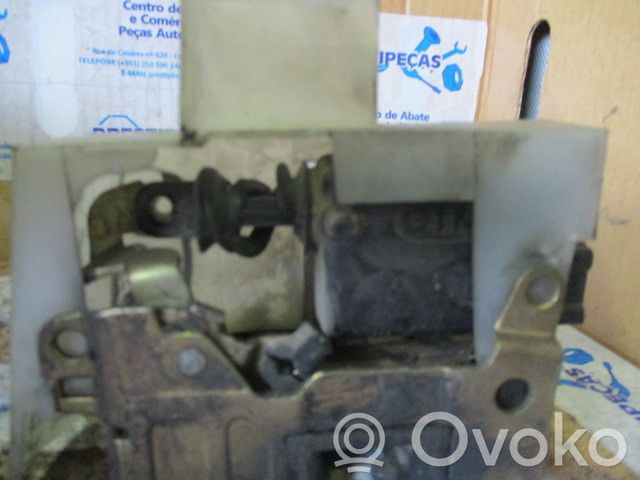 Renault Megane I Etuoven lukko 