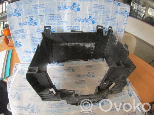 Battery box tray   8200314272