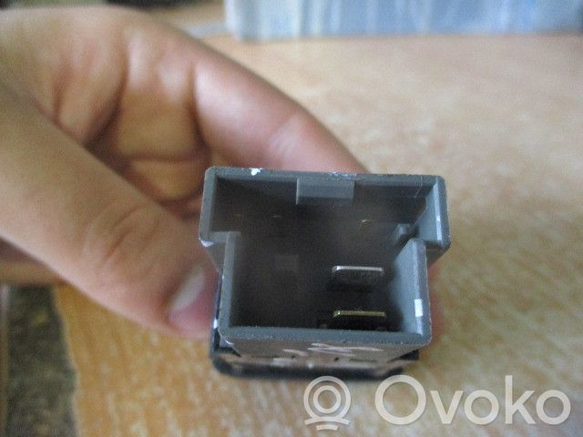 Nissan Sunny Fog light switch 