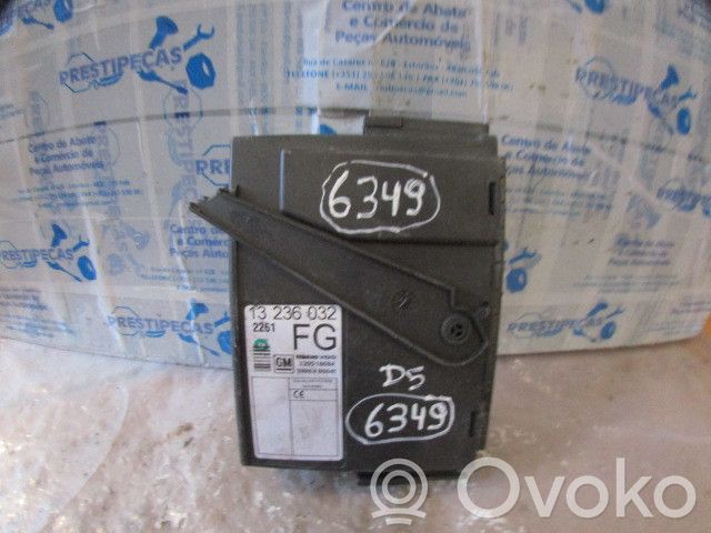 Door central lock control unit/module   13236032,330518684,5WK48664F