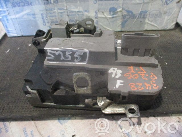 Priekšpusē slēdzene   FEC5155