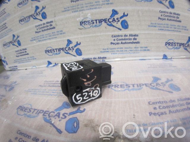Light switch   04794276AA