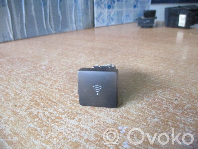 Peugeot 607 Alarm switch 