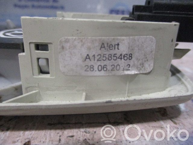Ford Focus Headlining lighting console trim 