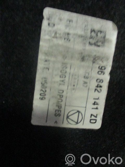 Hattuhylly   96842141ZD