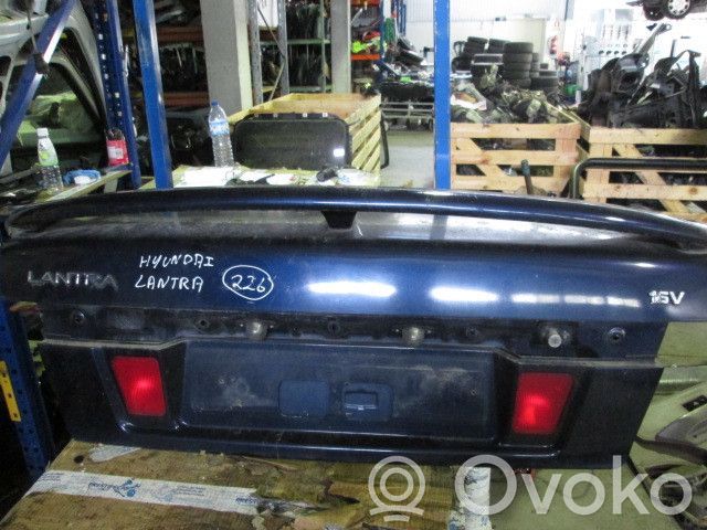 Hyundai Lantra I Задняя крышка (багажника) 