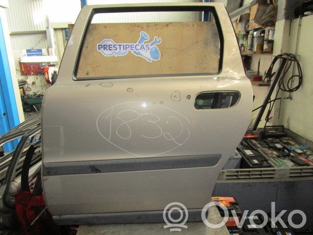 Volvo V70 Galinės durys 