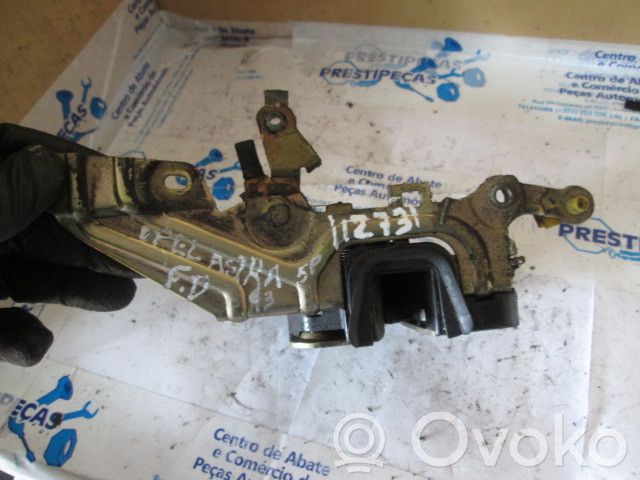 Opel Astra F Front door lock 