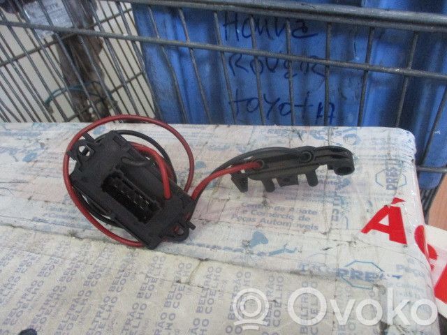 Relais de commande ventilateur chauffage   0995197D