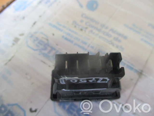 Windscreen/window heater switch   M5107