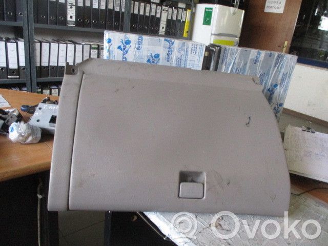 Toyota Corolla E110 Daiktadėžė 
