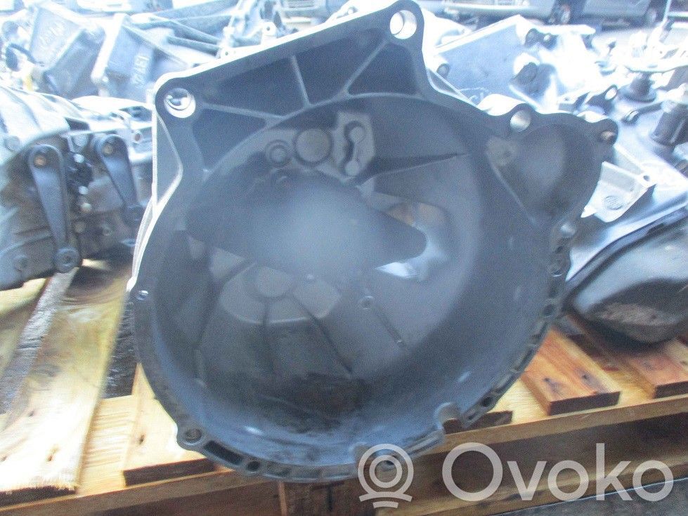 Manual 5 speed gearbox   12218469
