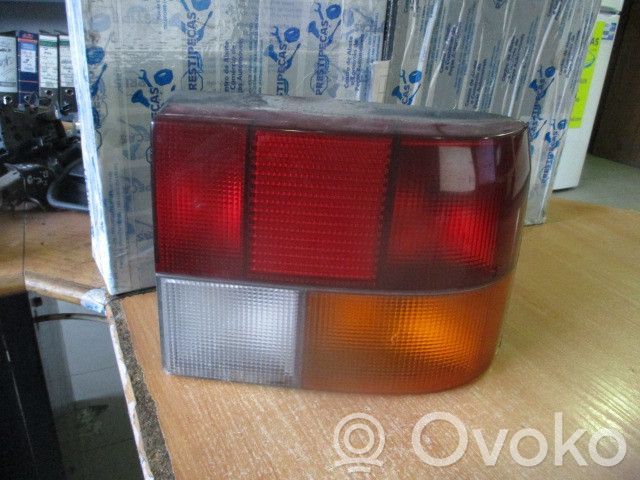 Renault 19 Aizmugurējais lukturis virsbūvē 