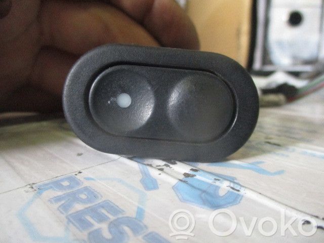 Electric window control switch   90389337