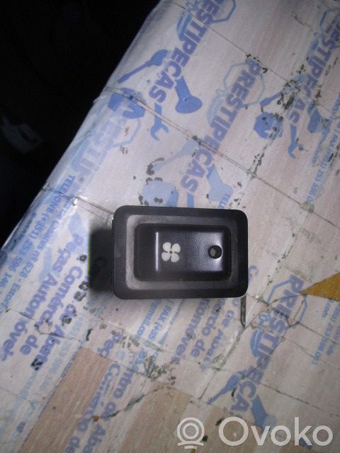 Hyundai Galloper Air conditioning (A/C) switch 