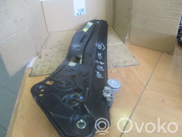 Rear window lifting mechanism without motor   7202482E