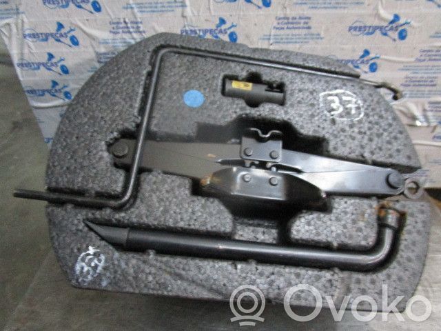 Rover 200 XV Domkratas (dankratas) 