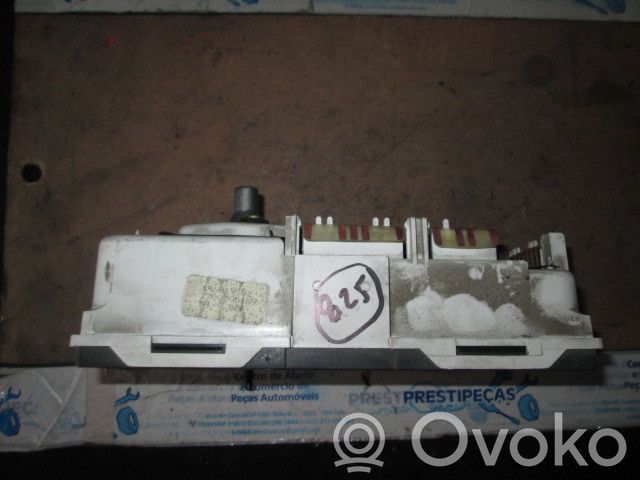 Renault Express Speedometer (instrument cluster) 