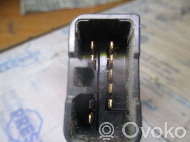 Hätävilkkujen kytkin   B25D664H0,4PISCAS