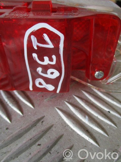 Third/center stoplight   28661009
