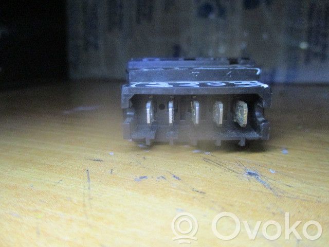 Renault Express Windscreen/window heater switch 