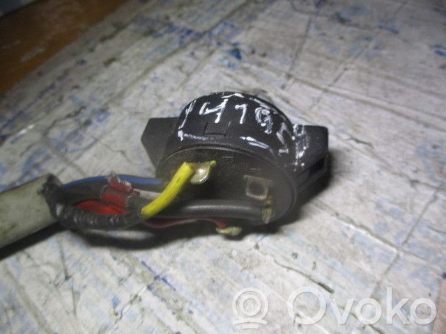 Ford Escort Moottorin start-stop-painike/kytkin 