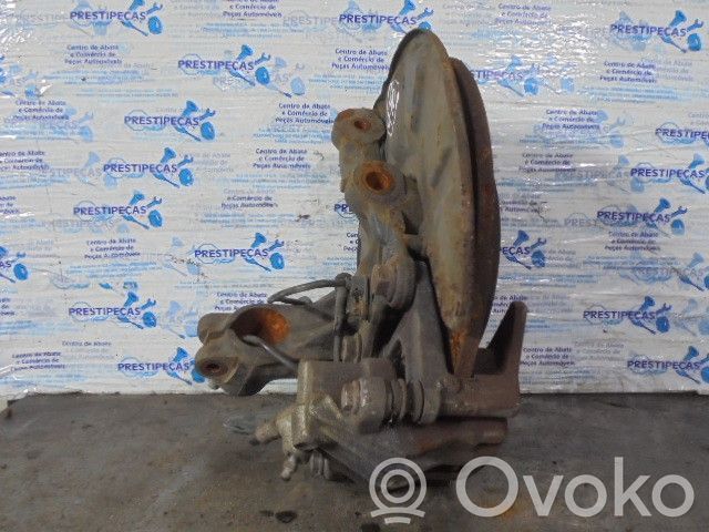 Achsschenkel vorne   A4513320101