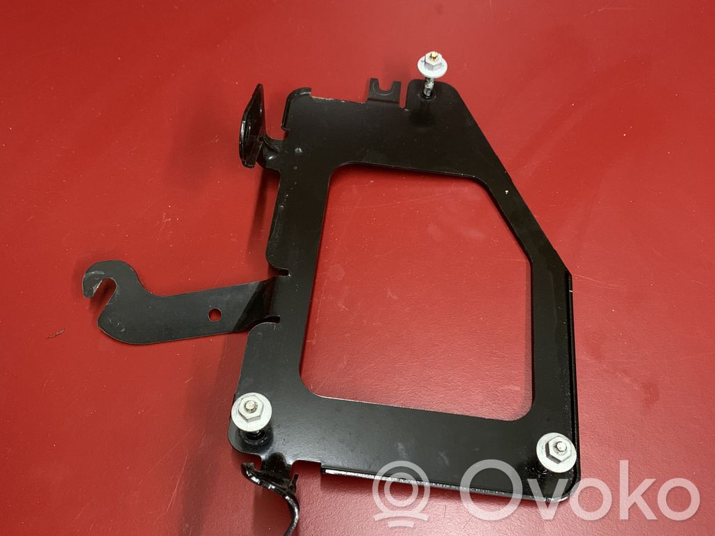 Sonstiges Einzelteil Motorraum   68218005AC,68218005