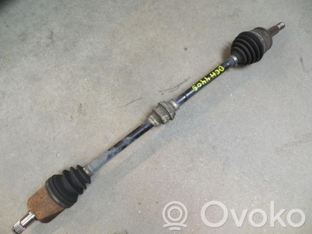 Mitsubishi Carisma Priekšējā pusass 