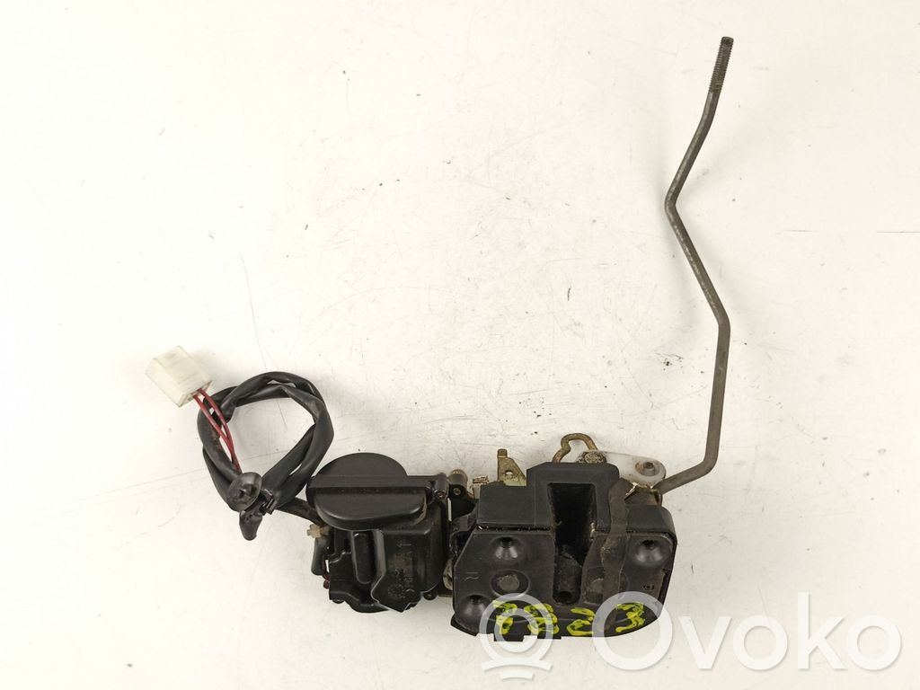 Mazda Premacy Priekšpusē slēdzene 