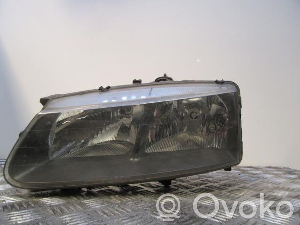 Renault Safrane Scheinwerfer 