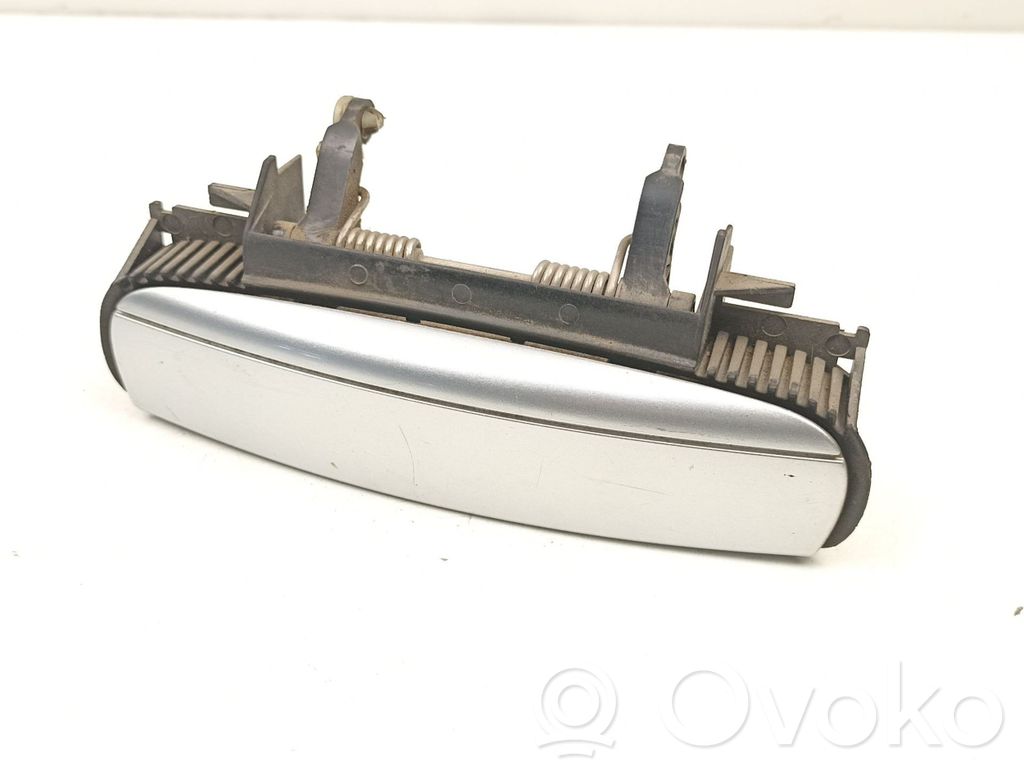 Manecilla externa puerta trasera   4B0839885