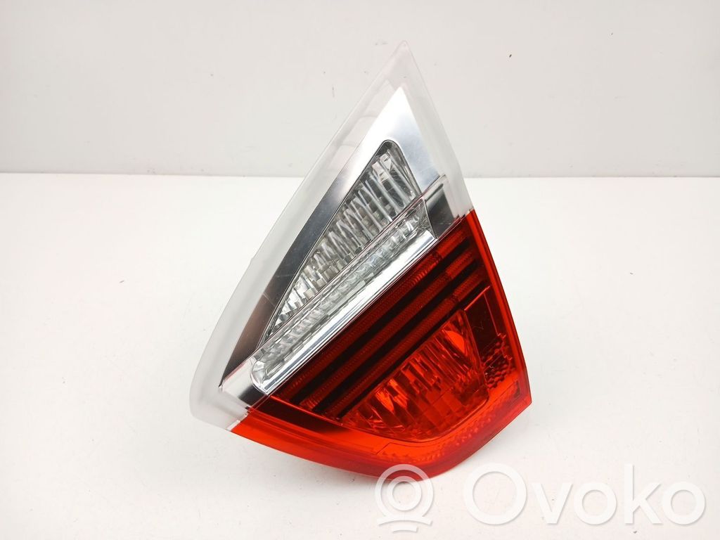 Tailgate rear/tail lights   6937460