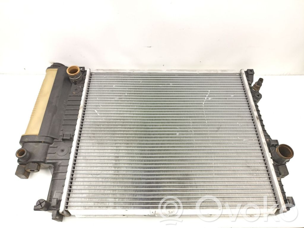 BMW 5 E39 Aušinimo skysčio radiatorius 
