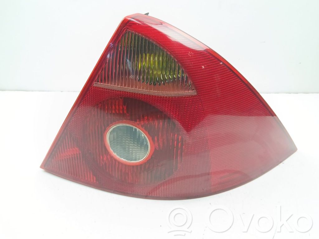 Ford Mondeo Mk III Lampa tylna 