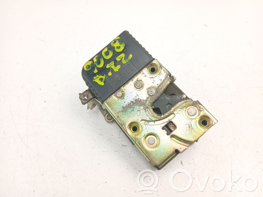 Priekšpusē slēdzene   9135J1