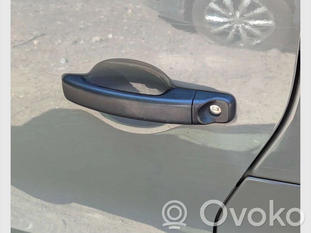 Opel Vivaro Внешняя ручка 