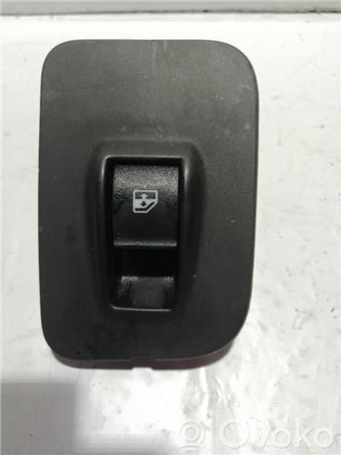 Electric window control switch   6490H0