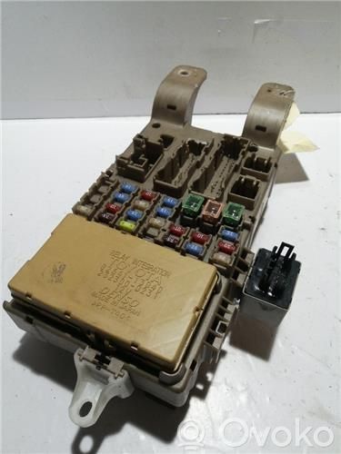 Módulo de fusible   8264113040,2323000231