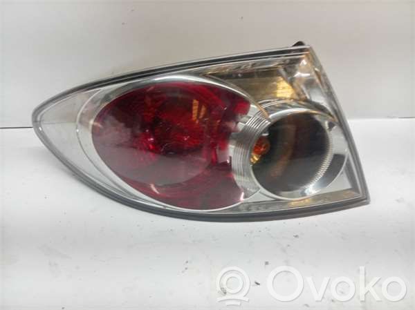 Lámpara de faros/luces traseros   GJ6A51150E