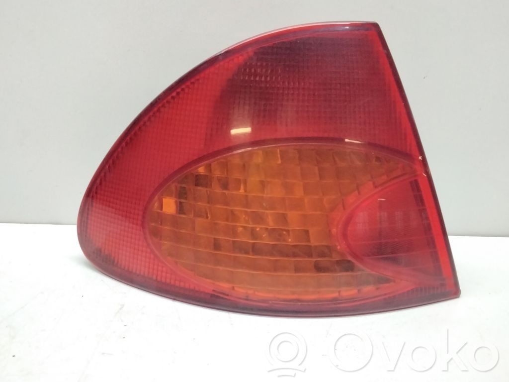 Toyota Avensis T220 Rear/tail lights 