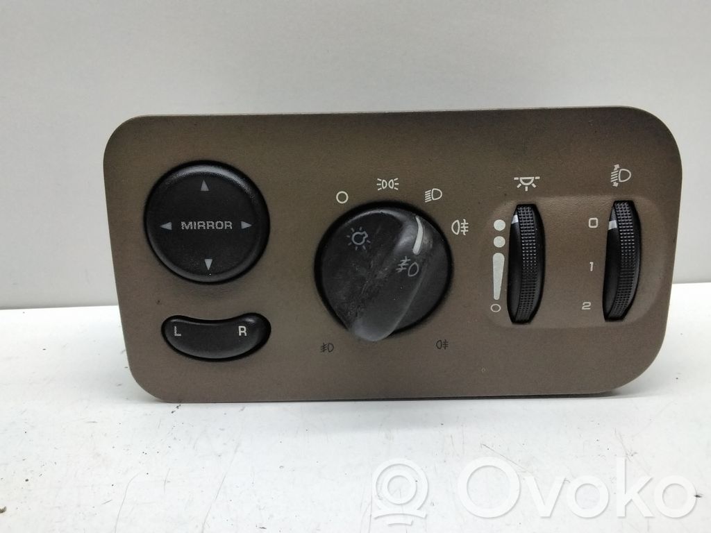 Chrysler Voyager Light switch 