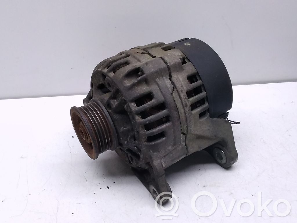 Audi A4 S4 B5 8D Generatorius 