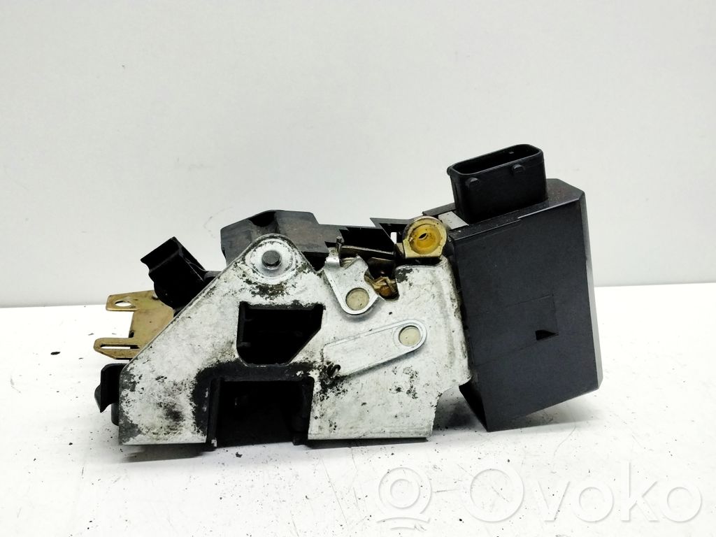 Front door lock   8353012
